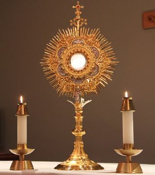 2011-05-10-monstrance